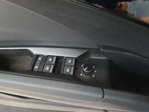 Used 2024 Audi Q4 e-tron Premium Plus AWD/4WD image 30