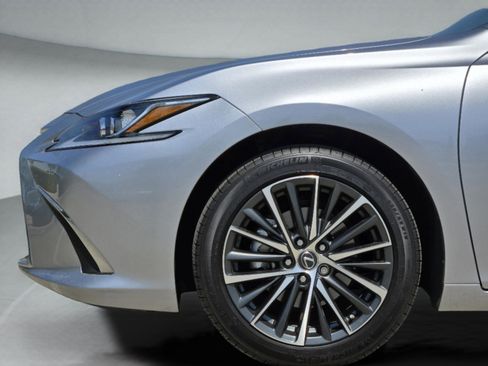 Used 2025 Lexus ES 350 w/ Premium Package image 38