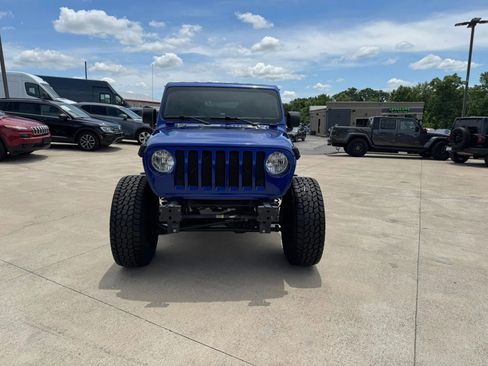 Used 2018 Jeep Wrangler Unlimited Sport AWD/4WD image 2