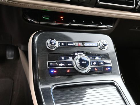Used 2021 Lincoln Nautilus FWD image 16