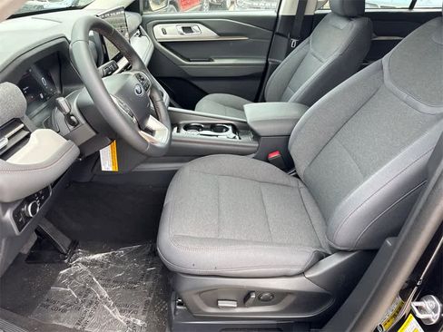 New 2025 Ford Explorer Active image 10