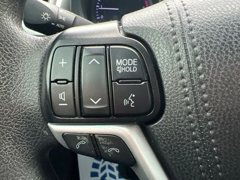 Used 2019 Toyota Highlander LE AWD/4WD image 20