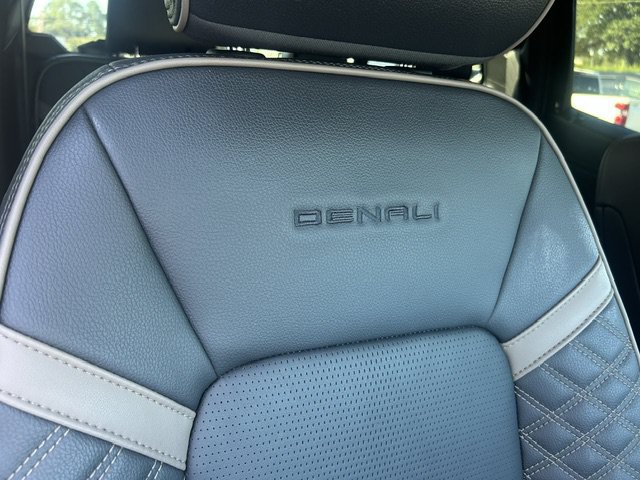 Used 2024 GMC Canyon Denali AWD/4WD image 21