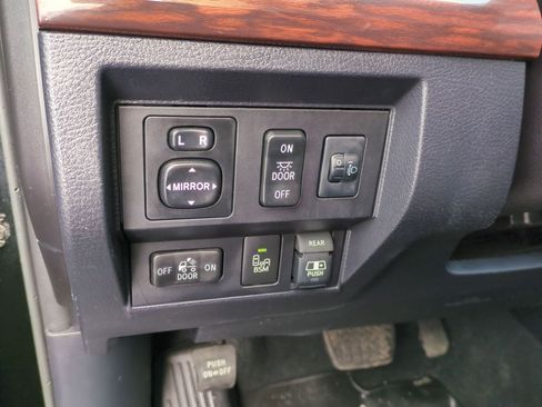 Used 2017 Toyota Tundra Limited w/ Limited Premium Package image 14