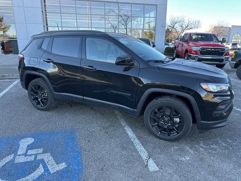 New 2026 Jeep Compass Latitude image 36