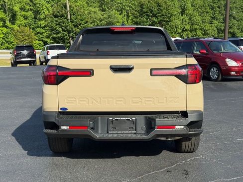 Used 2024 Hyundai Santa Cruz SE FWD image 5