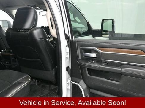 Used 2024 RAM 2500 Laramie AWD/4WD image 9