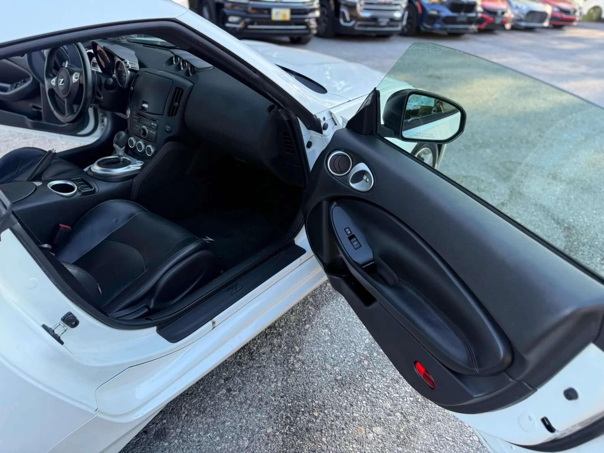 Used 2011 Nissan 370Z Coupe RWD image 12