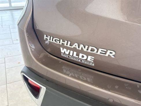 Used 2018 Toyota Highlander Limited image 13