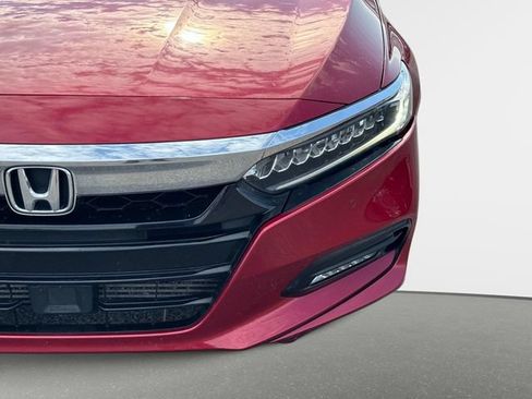 Used 2018 Honda Accord Touring image 9
