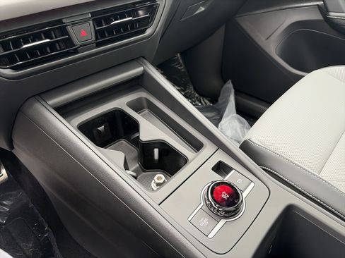 New 2026 Volkswagen Tiguan SE R-Line image 28