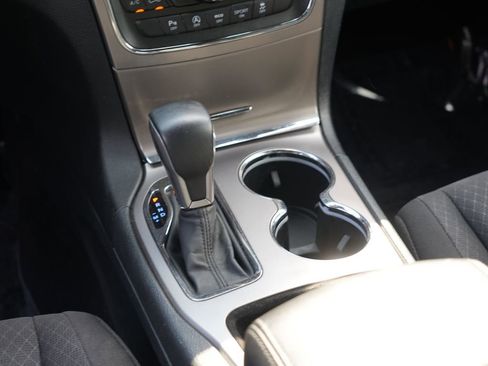 Used 2019 Jeep Grand Cherokee Laredo AWD/4WD image 24