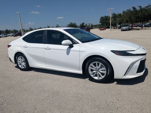 Used 2025 Toyota Camry LE FWD image 3