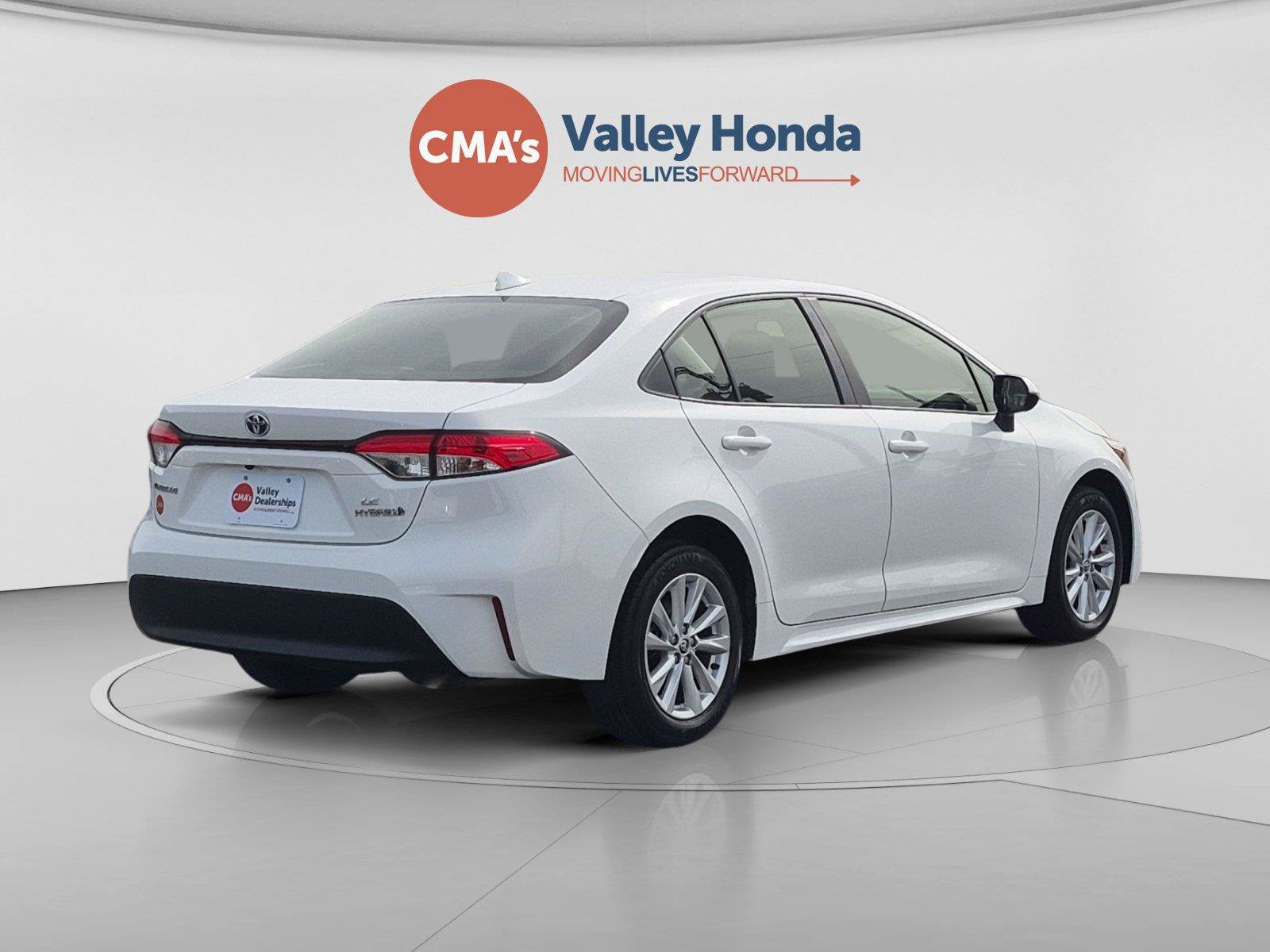 Used 2024 Toyota Corolla LE w/ LE Convenience Package FWD image 5