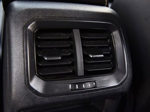 Used 2022 Volkswagen Tiguan SE AWD/4WD image 23