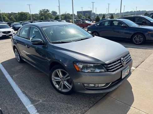 Used 2013 Volkswagen Passat 3.6 SE FWD image 2