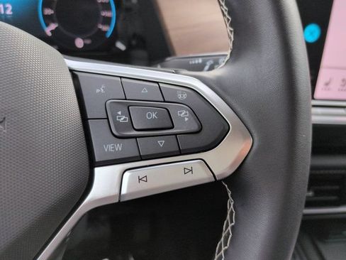 Used 2025 Volkswagen Atlas SE FWD image 24