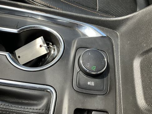 Used 2019 Chevrolet Traverse LS AWD/4WD image 25
