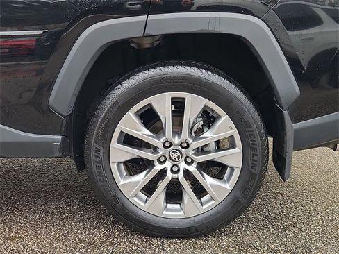 Used 2024 Toyota RAV4 XLE Premium image 32