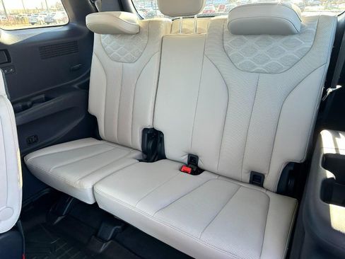 Used 2022 Hyundai Palisade Calligraphy image 10