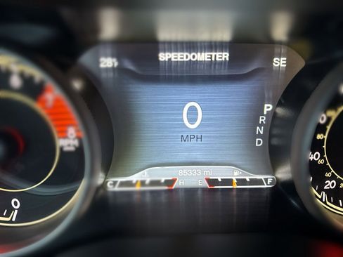 Used 2016 Jeep Cherokee Trailhawk w/ Leather Interior Group image 7