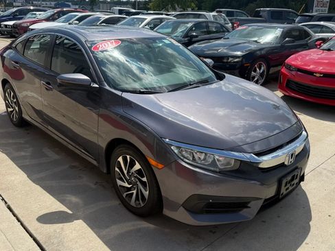 Used 2017 Honda Civic EX image 2