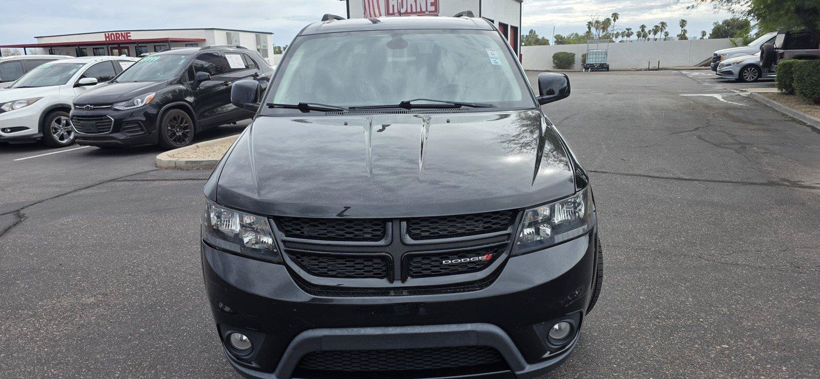 Used 2018 Dodge Journey SXT w/ Connectivity Group FWD image 2