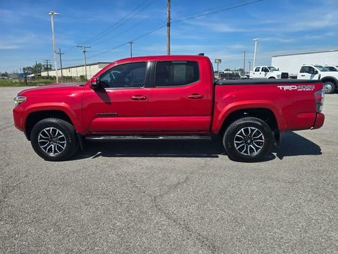 Used 2020 Toyota Tacoma TRD Sport AWD/4WD image 7
