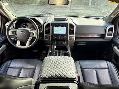 Used 2019 Ford F150 Lariat image 7