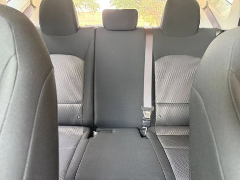 Used 2025 Kia Soul LX w/ LX Technology Package FWD image 38