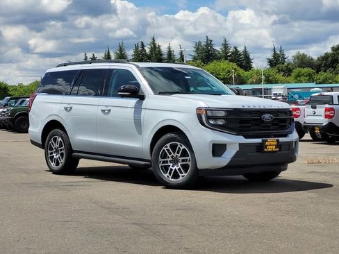 New 2026 Ford Expedition Active AWD/4WD image 1