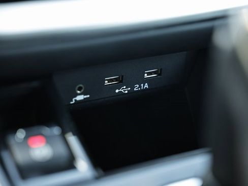 Used 2022 Subaru Outback Premium image 36