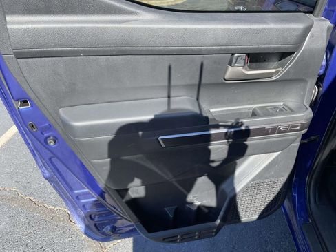 Used 2025 Toyota Tacoma TRD Off-Road image 21