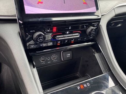 Used 2023 Jeep Grand Cherokee Limited image 13