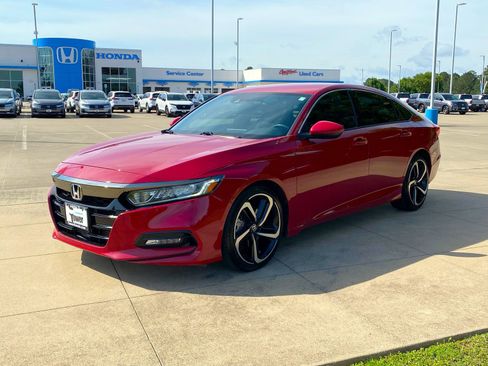 Used 2019 Honda Accord Sport image 3