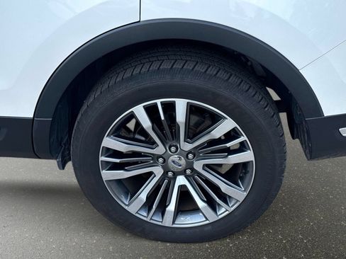 Used 2019 Ford Explorer Platinum AWD/4WD image 10