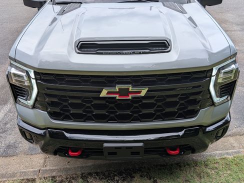 Used 2025 Chevrolet Silverado 2500 ZR2 w/ LPO, Dark Essentials Package AWD/4WD image 12