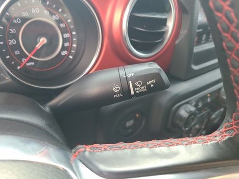 Used 2021 Jeep Gladiator Rubicon w/ Cold Weather Group image 22