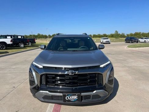 Used 2025 Chevrolet Equinox ACTIV w/ Convenience Package III FWD image 2