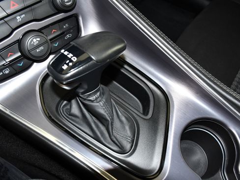 Used 2016 Dodge Challenger SXT RWD image 17
