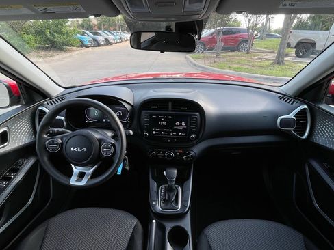 Used 2024 Kia Soul LX w/ Option Group 015 FWD image 10