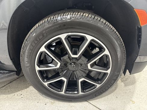 Used 2022 Chevrolet Tahoe RST w/ Sport Performance Package AWD/4WD image 37