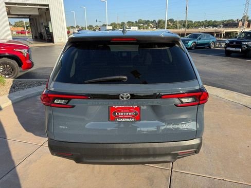 Certified 2025 Toyota Grand Highlander AWD image 9