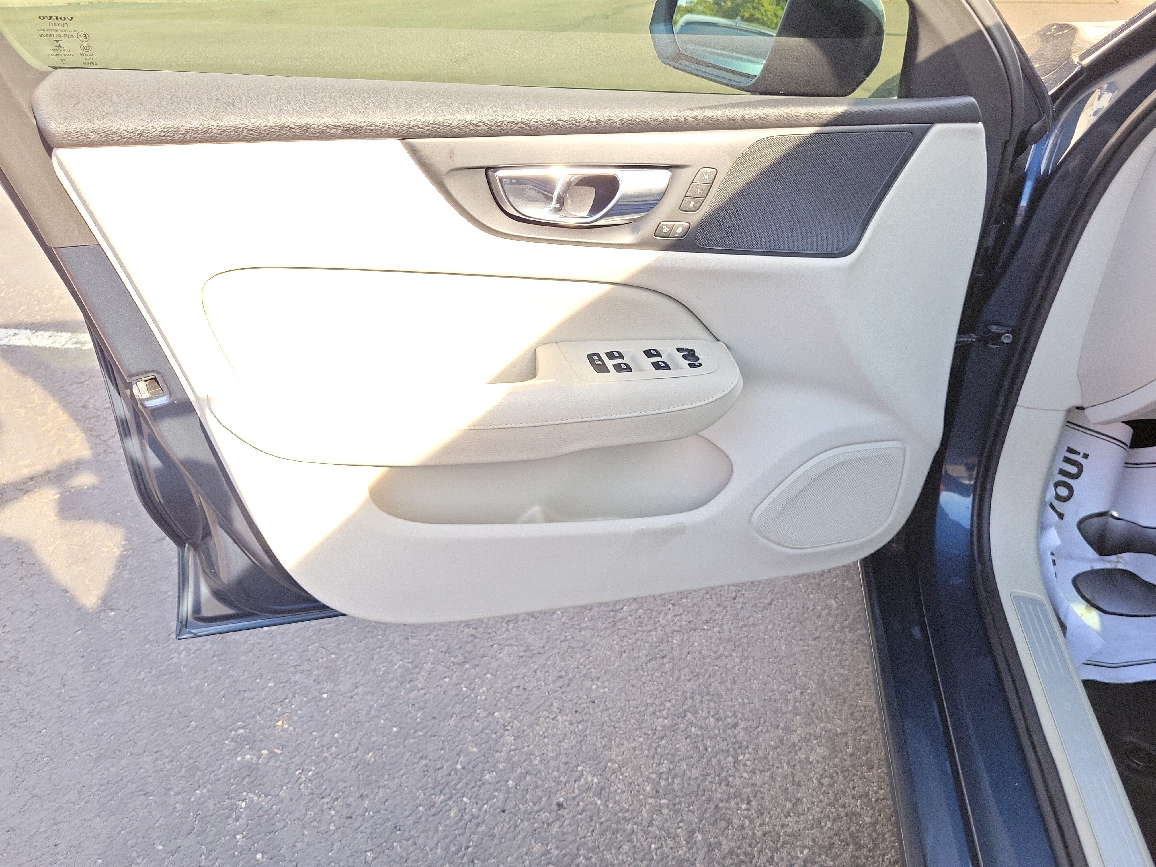 Used 2019 Volvo S60 T5 Momentum w/ Premium Package FWD image 19