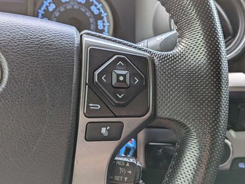 Used 2016 Toyota Tacoma SR5 w/ SR5 Appearance Package (SN) AWD/4WD image 32