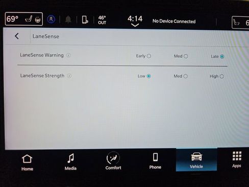 Used 2023 Chrysler Pacifica Touring-L image 45