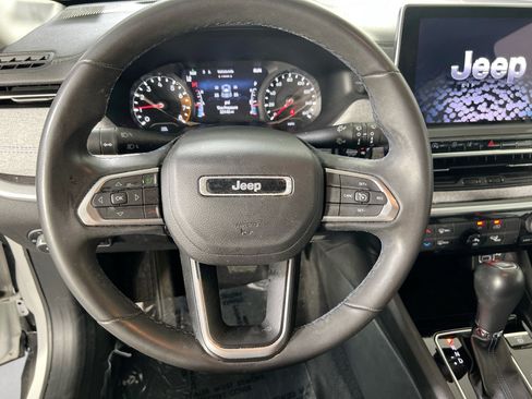 Used 2022 Jeep Compass Latitude AWD/4WD image 10