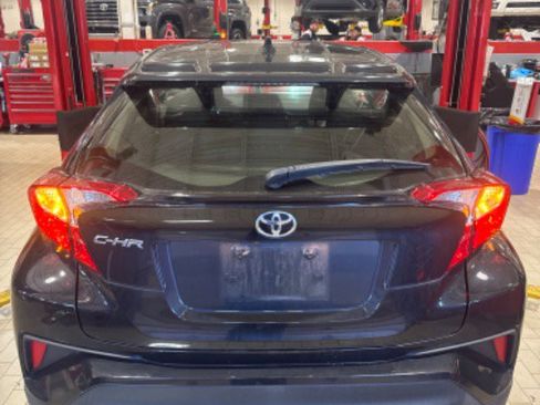 Certified 2021 Toyota C-HR XLE image 41