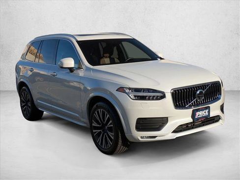 Used 2022 Volvo XC90 T6 Momentum w/ Advanced Package image 3