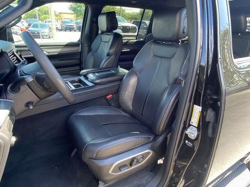 Used 2024 Jeep Wagoneer Series II AWD/4WD image 15